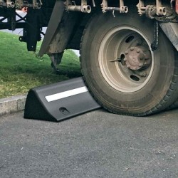 Butée de Camion en Caoutchouc VISO – Sécurisez Vos Quais avec Efficacité et Résistance